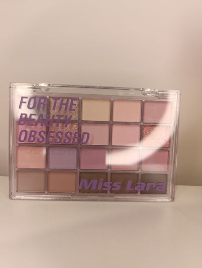 Paleta Sombra pasteles miss Lara x20 colores