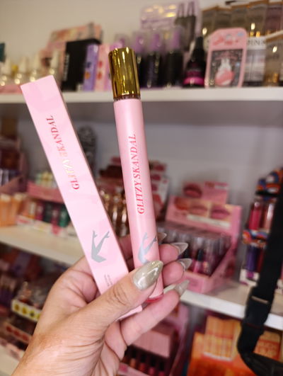 Perfume dama skandal