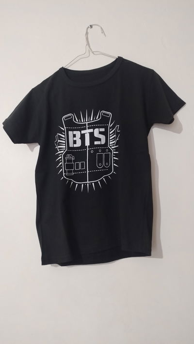 Remera BTS viejo logo