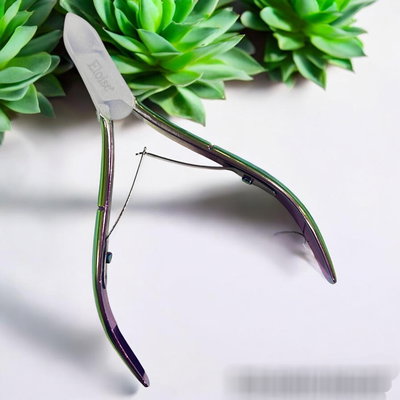 Corta cuticulas tornasol de eloise 