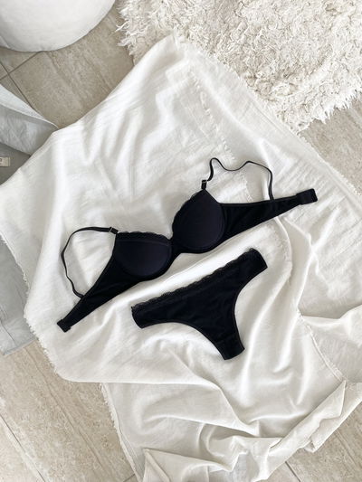 Conjunto Reina Negro