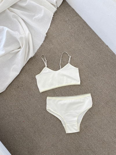 Conjunto Pipi (De niña 14 y 16) 