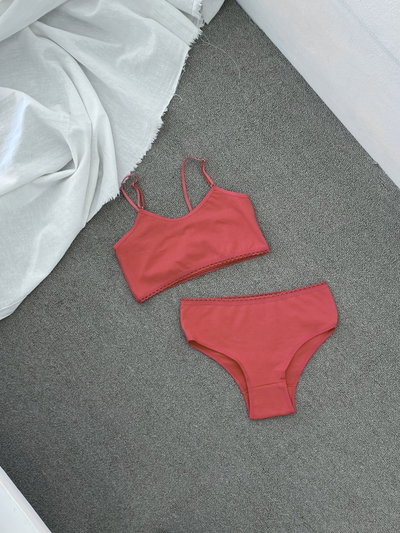 Conjunto Pipi (De niña 14 y 16) Rojo