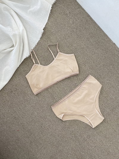Conjunto Pipi (De niña 14 y 16) Marrón 