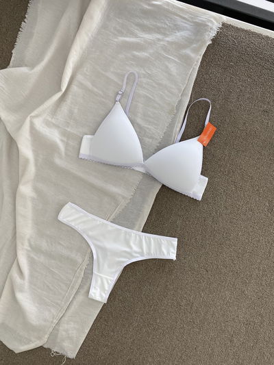 Conjunto Blanco Tasa Soft Microfibra Sin Aro #1003