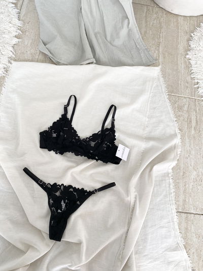 Conjunto Bralette Sin Arco y Less TIENTO Negro