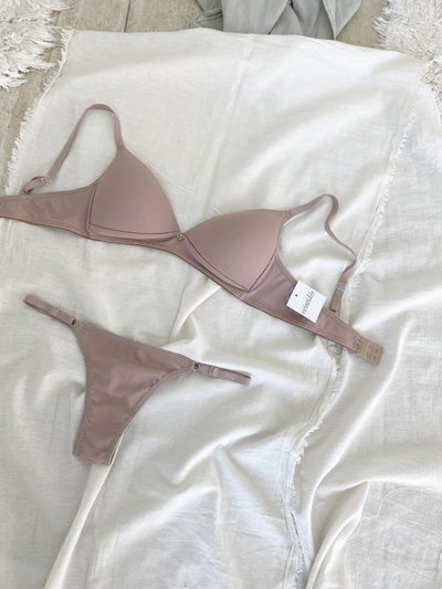 Conjunto Tasa Soft Nude BK Sin Aro