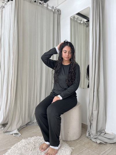 Pijama Melany Modal con Detalles Puntilla