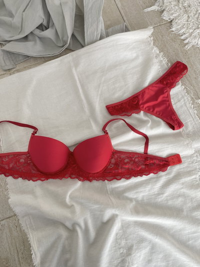 Conjunto Akira Rojo