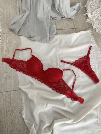 Anastacia Rojo