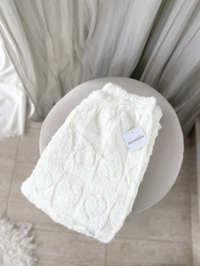 Pantalón Peluche Efecto Corazón Blanco (Talle ÚNICO - abarcan de un s a xl)