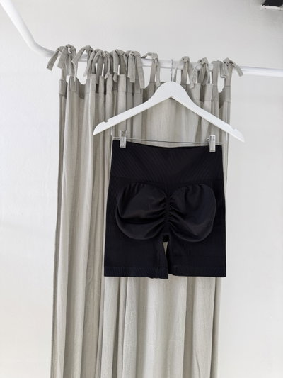 Calza Short Con Frunce
