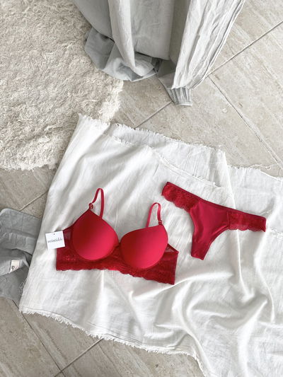 Conjunto Vela Rojo