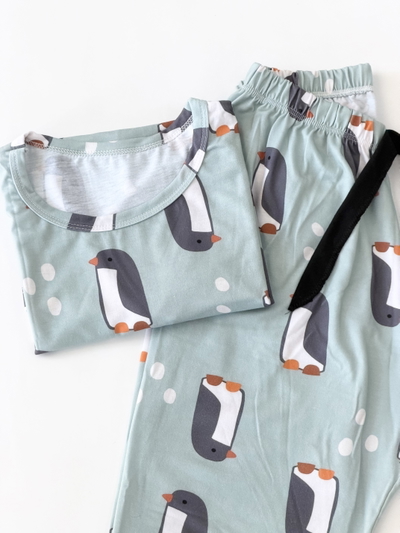 PIJAMA PINGÜI MODAL CON PUÑO 