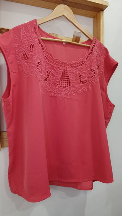 Blusa seda bordada 