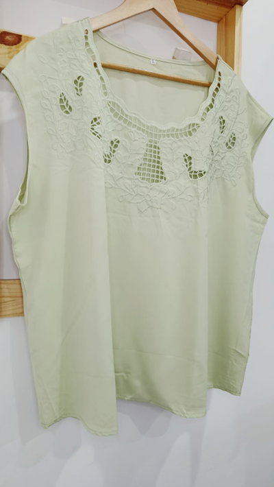 Blusa seda bordada 