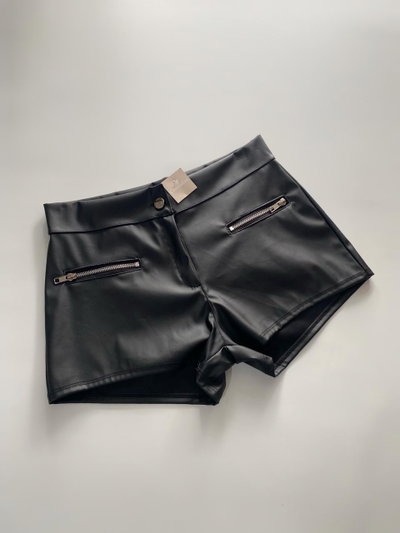 Short Cuerina Carly.