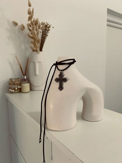 Collar Cruz. 