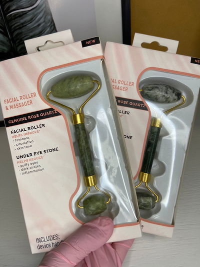 Rodillo masajeador facial de jade Relajación color verde