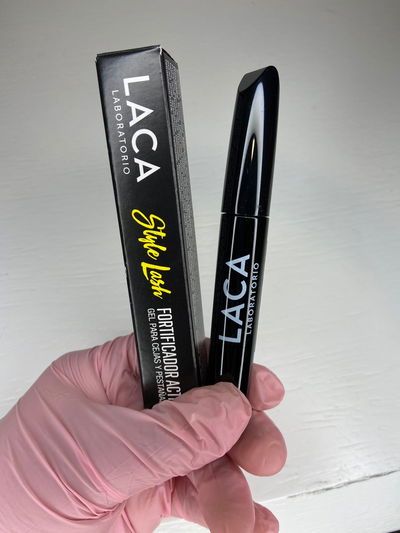 Tratamiento de crecimiento de pestañas y cejas LACA