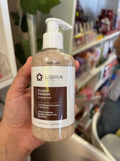 Exfoliante facial de Libra