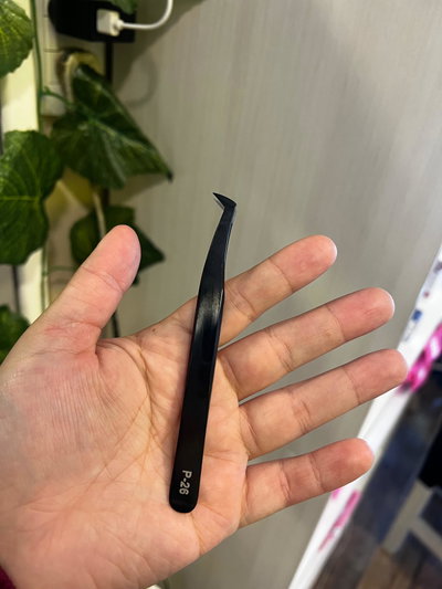 Pinza volumen negra P-26