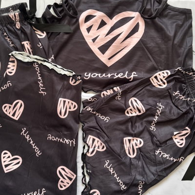 Pijama 3 piezas corazones