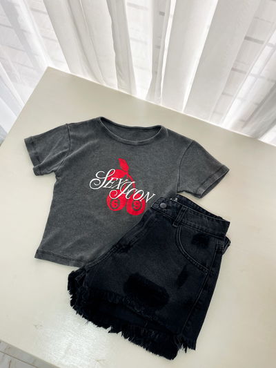 Baby tee sex icon