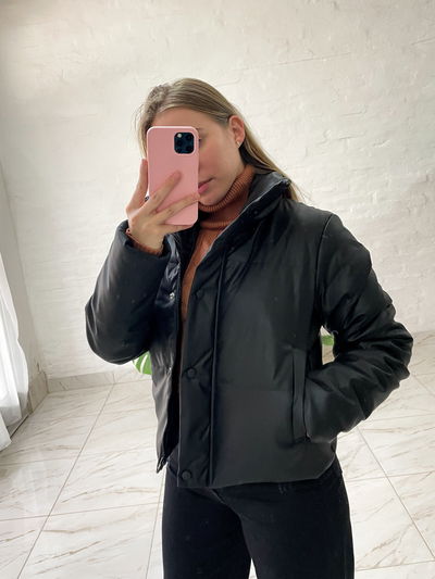 Campera engomada - negra - talle S,M y L