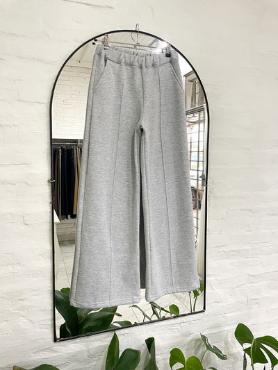 Pantalón frizado - gris - talles 1, 2 y 3