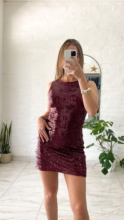 Vestido lentejuelas bordó - M