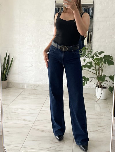 Jeans rígido- tiro medio