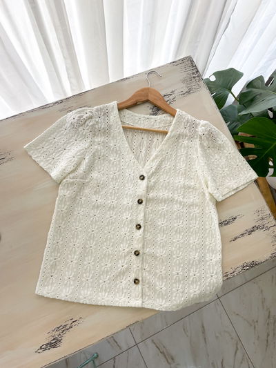 Camisita broderie negra y blanca
