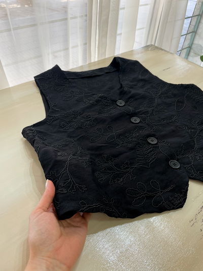 Chaleco bordado - negro L