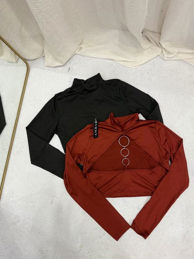 Top de lycra con aplique en la espalda 