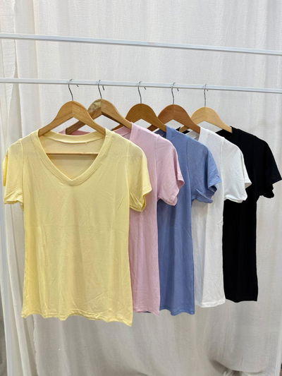Remera lisa de morley escote en V