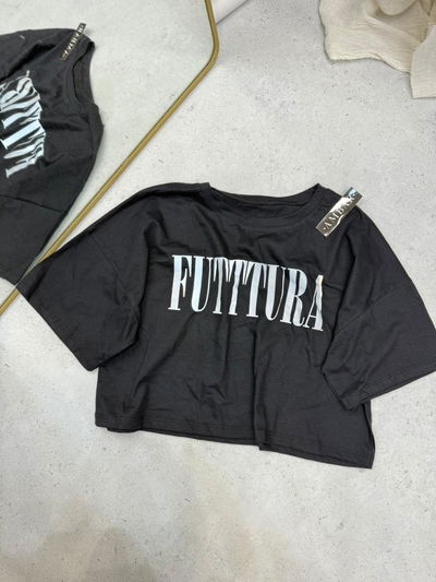 Remera crop oversize de algodón "FUTTURA"