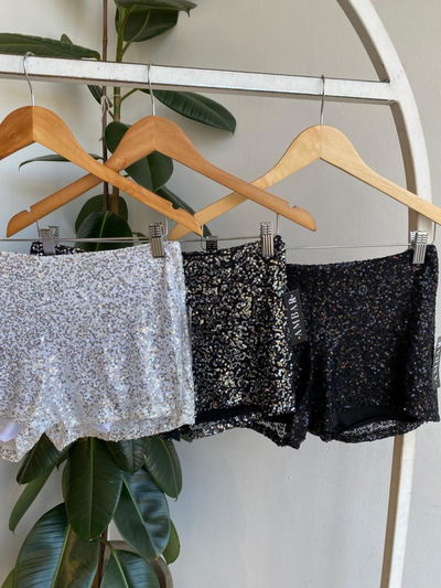 Short tiro bajo de lentejuelas 