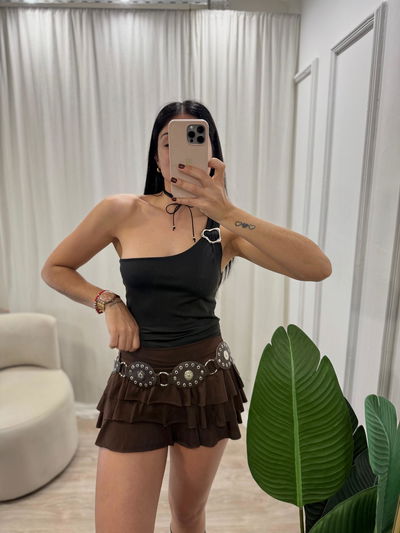Top lycra un solo hombro con aplique 
