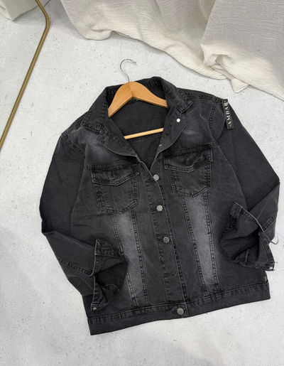 Campera de jeans negra oversize 