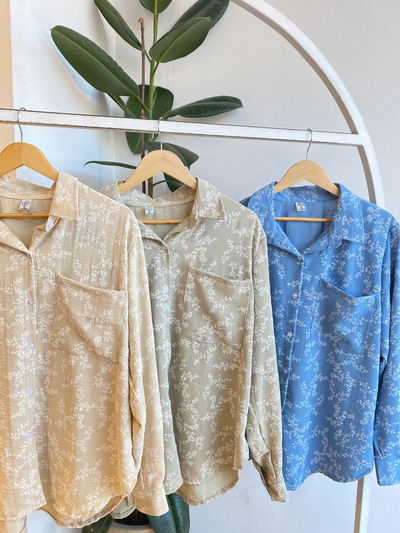 Camisa de crepe bordada 