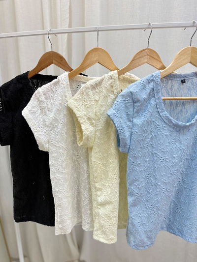 Remera de broderie 