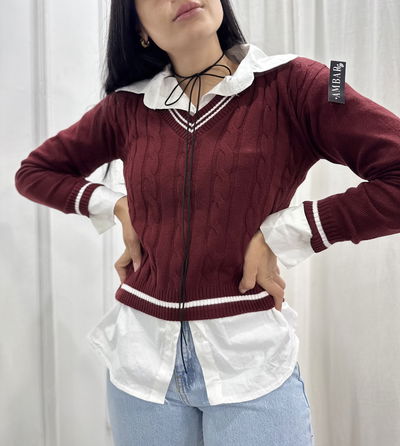 Sweater de lana combinado escote en V 