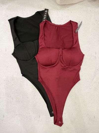 Body de lycra armado escote cuadrado 