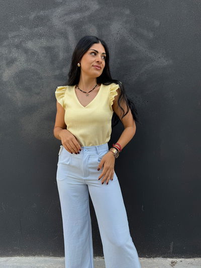 Remera de bambula escote en V