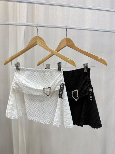 Pollera texturada con aplique 