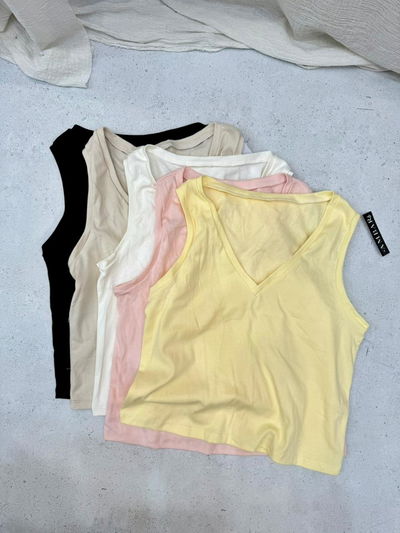 Remera musculosa de algodón escote en V lisa 