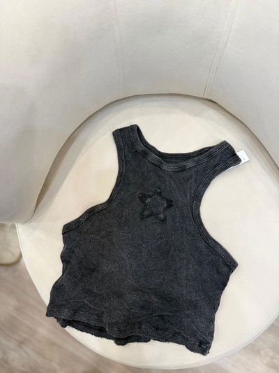 Remera musculosa de morley batik estrella bordada 