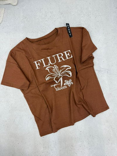 Remera de algodón bordada "FLURE"