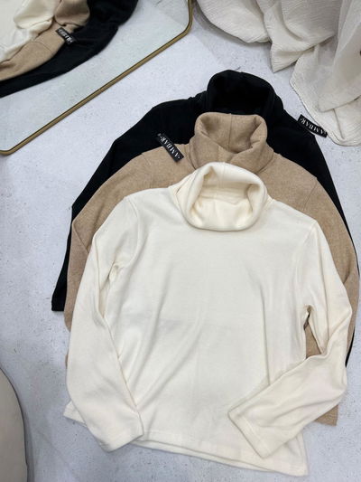 Polera lisa de lanilla 